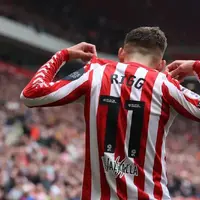 Manchester United reignite move for Sunderland starlet Chris Rigg as INEOS plot midfield for the next decade photo