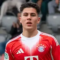 Bayern prospect Felipe Chávez earns first Peru senior call-up photo