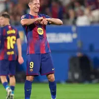Barcelona set to review Lewandowski renewal in January amid calm optimism for short-term extension photo