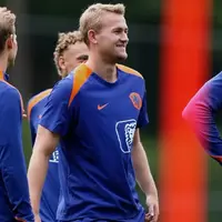 OFFICIAL: Matthijs de Ligt left out of latest Netherlands squad by Ronald Koeman photo