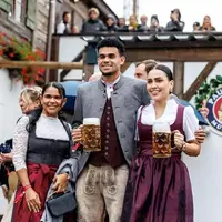 Luis Díaz enjoys first Oktoberfest with family in Munich photo