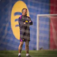 Barça fans urge Flick to recalibrate: lower the high line, rotate attack after the break photo