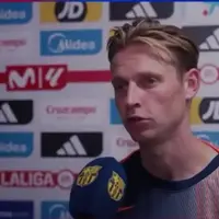 Frenkie de Jong admits Barcelona are feeling the grind: "Running after the ball tires you more" photo