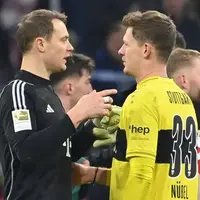 Bayern schedule Christmas talks to extend Manuel Neuer; Nübel set to move on if captain stays photo