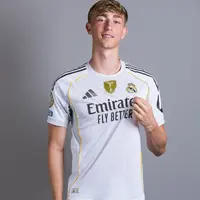 Dean Huijsen limps out of Spain duty — Juventus lose their ‘next big thing’ at the worst moment photo