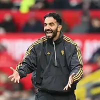 Manchester United poised for January midfield signing: shortlist, strategy, and timeline photo