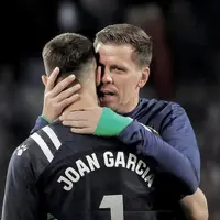 Szczęsny hails Joan Garcia as a future world-beater after Barça training glimpse photo