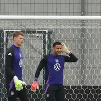 Noah Atubolu makes first senior Germany training appearance amid goalkeeper chatter photo