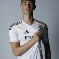 Dean Huijsen racing to return for El Clásico — rivals scoff at the timeline photo