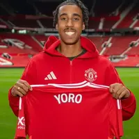Leny Yoro chooses Manchester United - statement signals decisive Old Trafford move photo