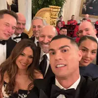 Cristiano Ronaldo's White House selfie with Elon Musk and Gianni Infantino lights up the internet photo