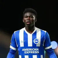 Manchester United line up optimistic double midfield move for Carlos Baleba and Elliot Anderson photo