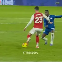 Moisés Caicedo’s red card dissected: why the call was harsh, not serious foul play photo