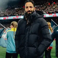 Manchester United target dynamic ball-winning midfielder as rebuild accelerates; CB also on agenda photo