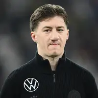 Man United weigh offers for Mainoo, Zirkzee, Ugarte and Malacia as Amorim lines up post-AFCON move photo