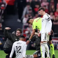 Rival view: Reports claim Trent Alexander-Arnold faces long layoff through 2025 photo