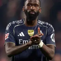 Real Madrid primed for swift CB move as Rüdiger keeps options open photo