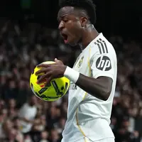 Vinícius vs the referee: added time, reds and why the officials got it right photo