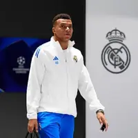 Mbappé skips bench warm up before Real Madrid vs Man City - starter hint or tactical bluff? photo