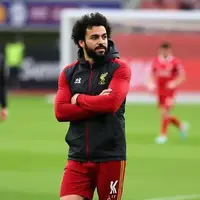 Mo Salah back in Liverpool squad after talks with Arne Slot - long-term future still open photo
