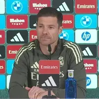 Xabi Alonso puts team first as Bayer Leverkusen target a momentum reset vs demanding opponent photo