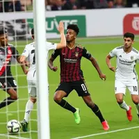 Arsenal dominate but finishing falters as Gyökeres-Jesus debate heats up; Saka, Rice stand out photo