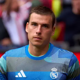 Real Madrid to appeal Andriy Lunin red card after El Clásico bench flashpoint