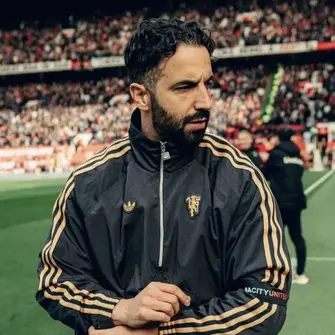 Man United prepare January move: striker contingency if Zirkzee exits, full-back still on list