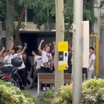 Tense scenes in Barcelona as PSG fans chant against Barça ahead of showdown