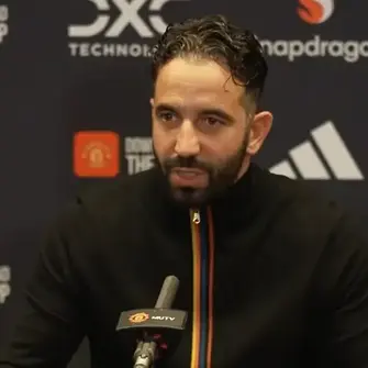 Ruben Amorim doubles down on his system, igniting split among Manchester United fans