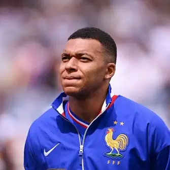 Mbappé stays with France despite ankle scare — rival take: he’s nowhere near 100%