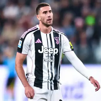 Bayern intensify long-game for Dušan Vlahović, eyeing 2026 free amid Juventus stance