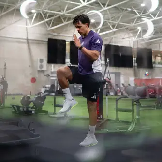 Lisandro Martínez close to full training after knee scan — but real match-readiness is weeks away