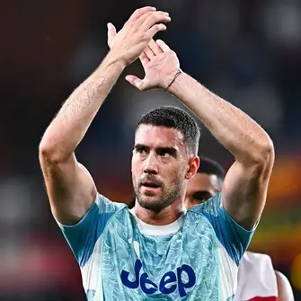 Bayern push quietly for Dušan Vlahović as ideal Kane rotation—player eager for Munich switch