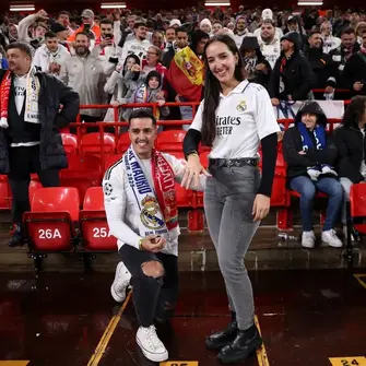 Real Madrid fan proposes at Anfield: viral moment lights up the stands