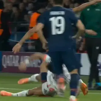 Hakimi reportedly injured after collision with Luis Díaz as fans fear the worst