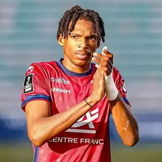 Manchester United push to sign Jeremy Jacquet from Rennes as Maguire successor