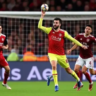 Arsenal rocked as Trossard limps off vs Bayern at 36' - rival view points to a long layoff