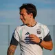 Lisandro Martinez trains with Argentina - Manchester United talk up quick return, rivals doubt it photo