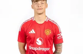 Mazraoui absent from Man United training; winger Sam Mather drafted in for 3-4-2-1 drills photo