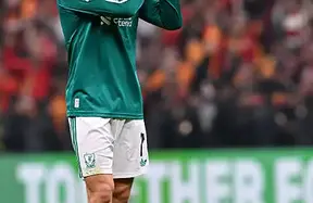 Jamie Carragher urges Liverpool to bench Florian Wirtz and reset identity photo