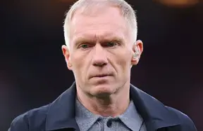 Paul Scholes Steps Back from Punditry to Prioritize Family photo