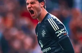 Senne Lammens’ £18m debut delivers first Man United clean sheet of the season as Sesko scores again photo