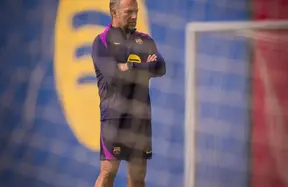 Barça fans urge Flick to recalibrate: lower the high line, rotate attack after the break photo