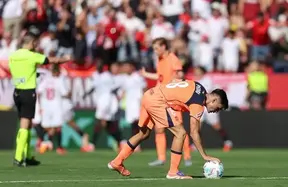 Barcelona’s torrid opening vs Sevilla dubbed the worst 39 minutes of Flick era photo