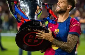 Miguel Rico flags Barça’s post-Iñigo Martínez void as fans torch the board and the backline photo