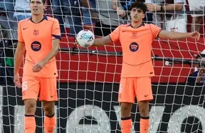 Sevilla outpass Barça early, duels lost, yet margins razor-thin: reading beyond the numbers under Flick photo