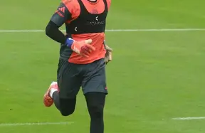 Bayern pause group training for first week of international break; Neuer, Ulreich, Boey, Guerreiro on tailored plans as rehab group works at Säbener Straße photo