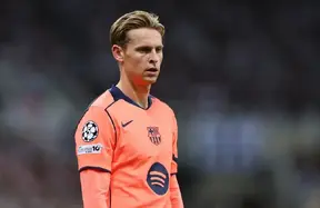 Barcelona accelerate Frenkie de Jong extension after agent change, insists Deco photo