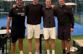 Manuel Neuer reunites with Ivan Rakitić and Toni Tapalović in sunny Croatia during Bayern break photo